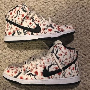 Nike SB Dunk Hi "Cherry Blossom"